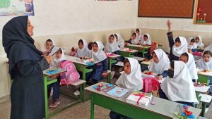 فرهنگیان امروز ۳۰ آذر حقوق می گیرند