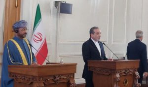 عراقچی: سفر وزیر خارجه عمان به تهران سفر به موقعی بود