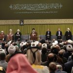 رهبر انقلاب: پشت لبخندهای دیپلماسی آمریکا باطن خبیث پنهان است، حواسمان باشد