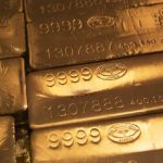 قیمت طلای جهانی افزایش یافت / دلار کاهشی شد